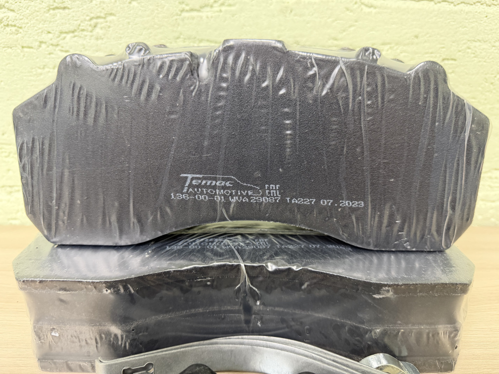 Комплект тормозных колодок КамАЗ 5490, 54901, MAN, Mercedes (Аналог 29087, 29106, 29108) / TEMAC 136-00-01-01