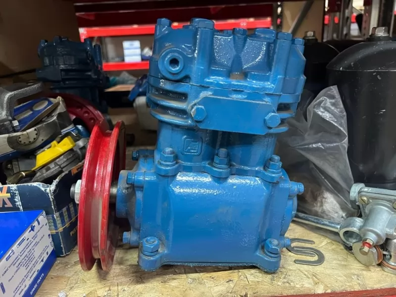 Компрессор 2-х цилиндровый МАЗ, КРАЗ, УРАЛ, БЕЛАЗ (со шкивом) / Аурида Паневежио 16-3509012